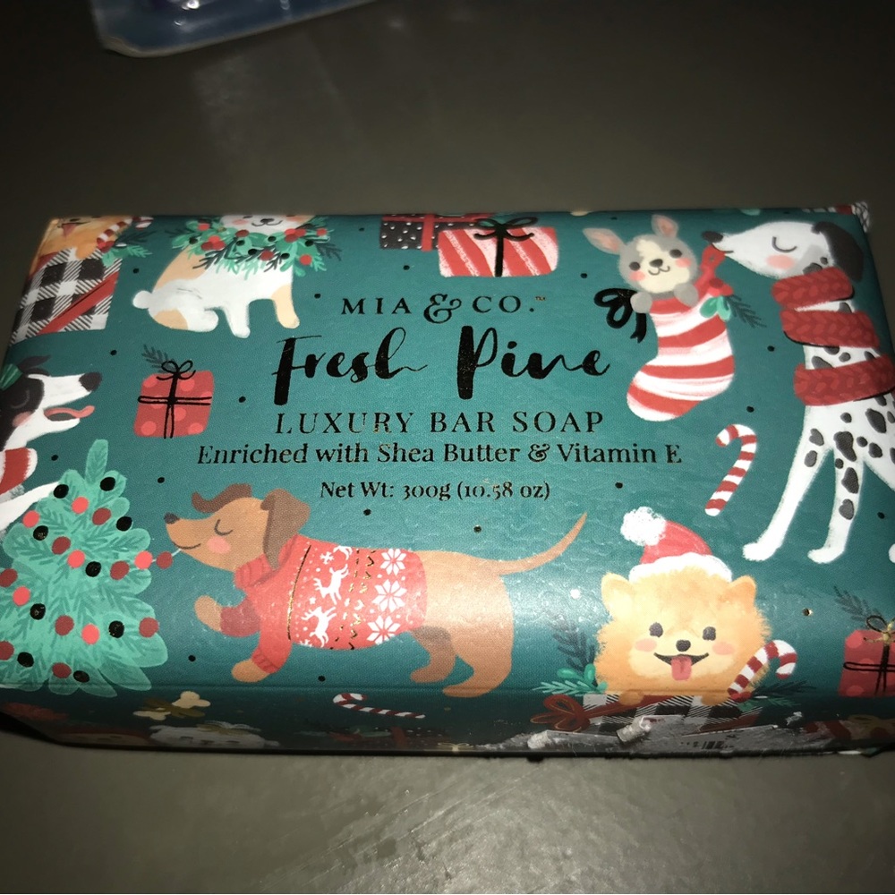 NEW Mia & Co. Fresh Pine Luxury Bar Soap w/ Adorable Holiday Packaging